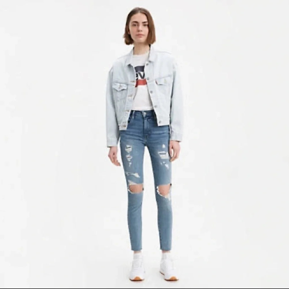 LEVI'S® PREMIUM 721 HIGH RISE RIPPED SKINNY WOMEN'S JEANS Drop It Like It's Hot